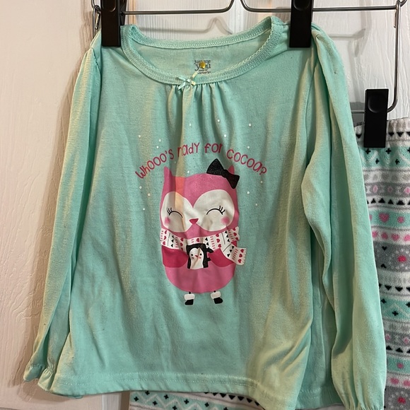 Girls pajama set by Carter’s, size 5T. Bundle and save, or make offers! - Picture 2 of 4